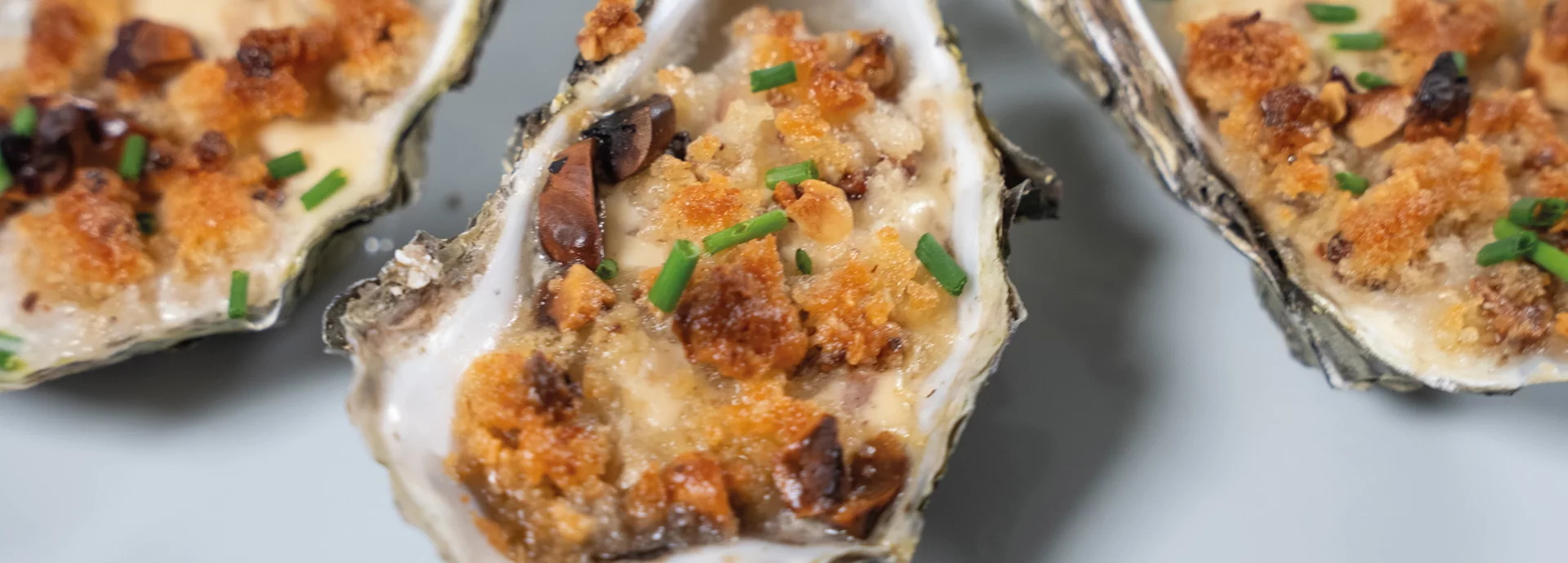 Recette : Huîtres gratinées au crumble de noisettes