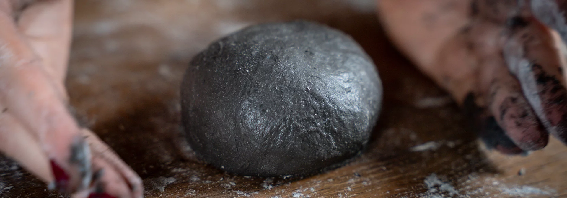 Recette : Pain burger à l'encre de seiche