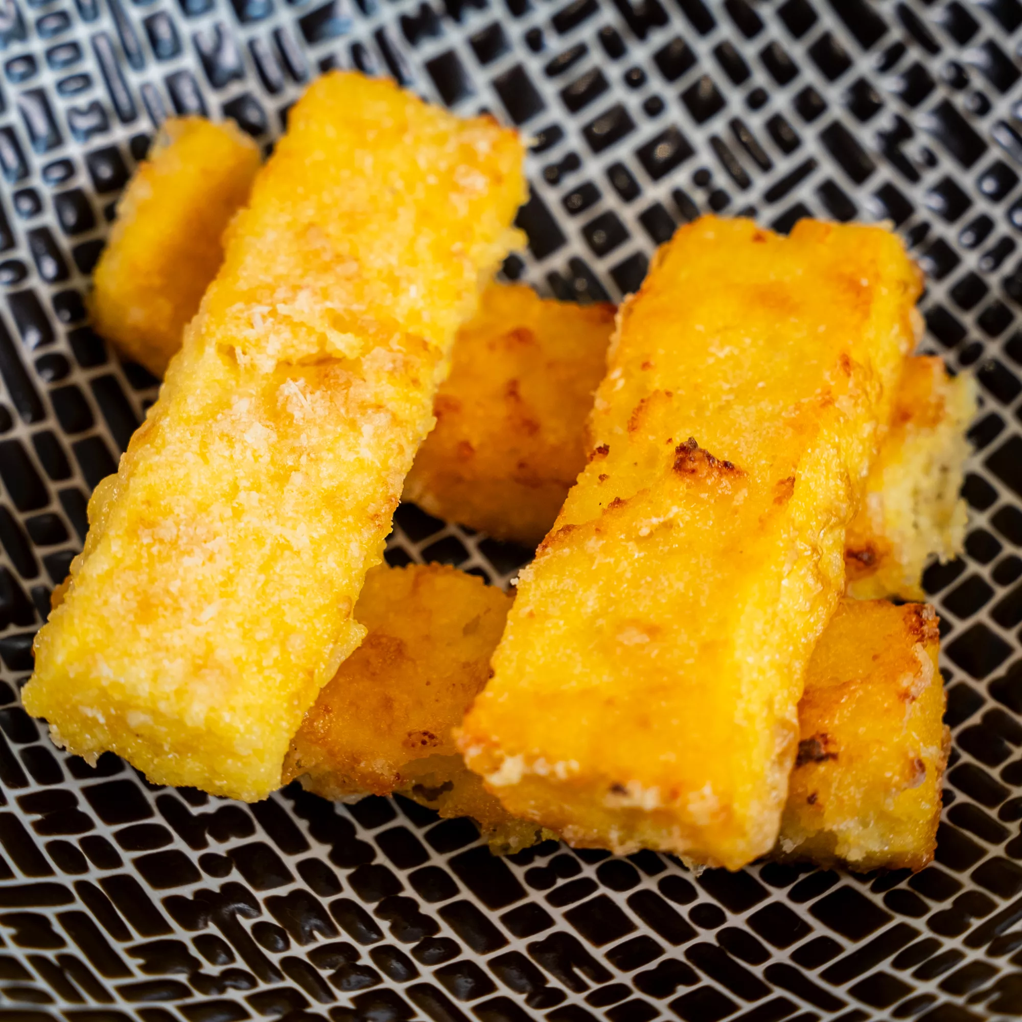 Frites de polenta dorées au parmesan au Airfryer