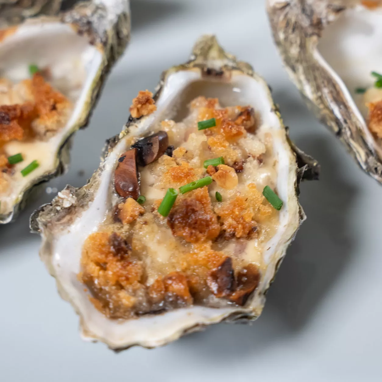 Huîtres gratinées au crumble de noisettes