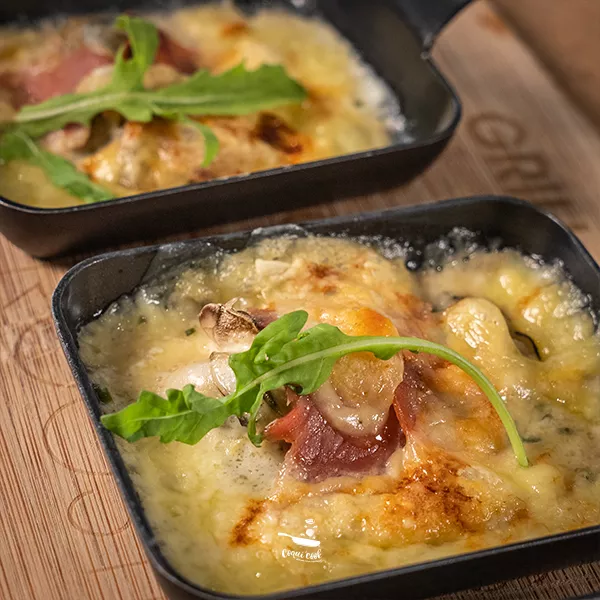 Raclette d'huîtres et crème d'échalotes